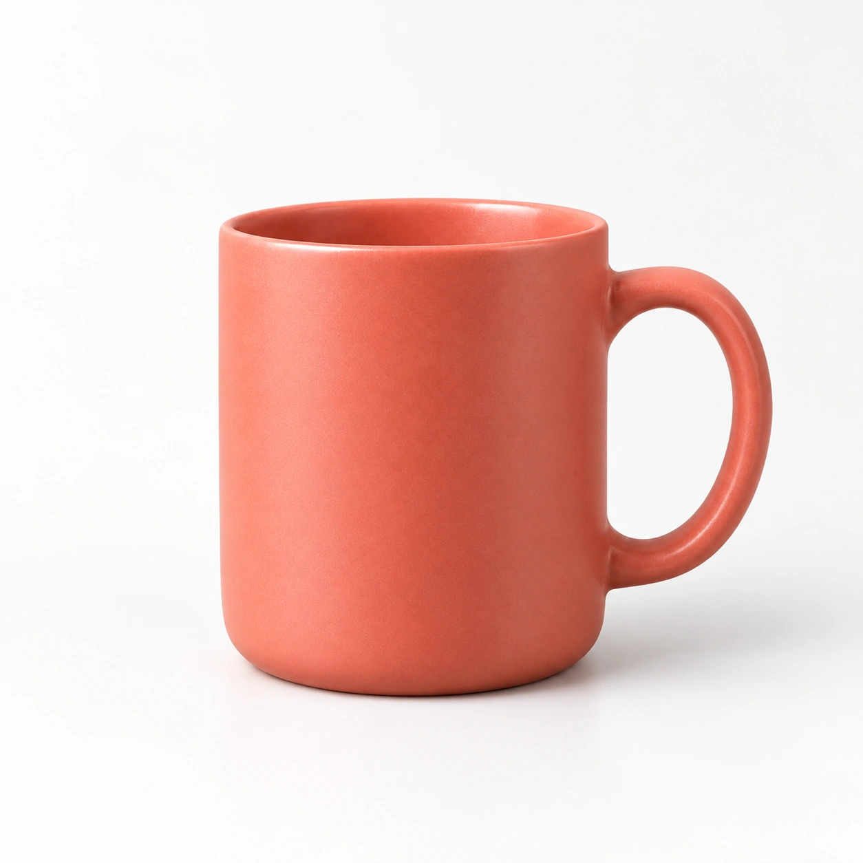 Tasse sur fond blanc — Après